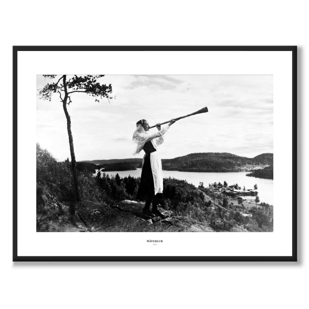 Näverlur som historiskt fotografi och poster från Historly – med vit kant och titel