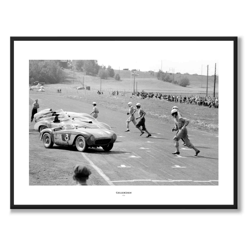 Gelleråsen 1956 som historiskt fotografi och poster från Historly – med vit kant och titel